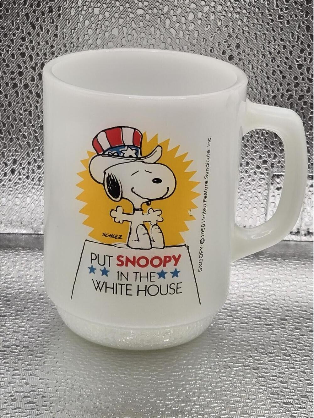 Vintage 1980 Peanuts Put Snoopy in the White house Anchor Hocking Mug Coffee Cup